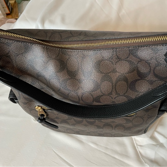 Coach NWT Signature coated canvas and refined pebble leather shoulder bag - Picture 9 of 11